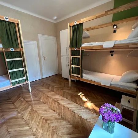 Cabbage Hostel *