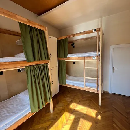 Hostel Cabbage